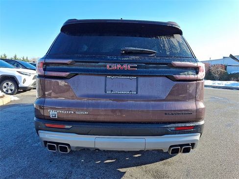Used 2024 GMC Acadia Elevation image 5