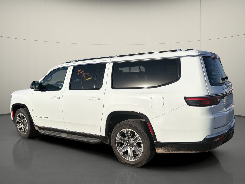 Used 2024 Jeep Wagoneer L Series II AWD/4WD image 5