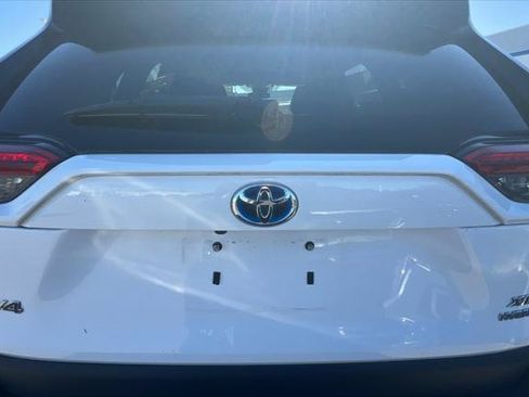 Certified 2022 Toyota RAV4 XLE w/ Convenience Package AWD/4WD image 19