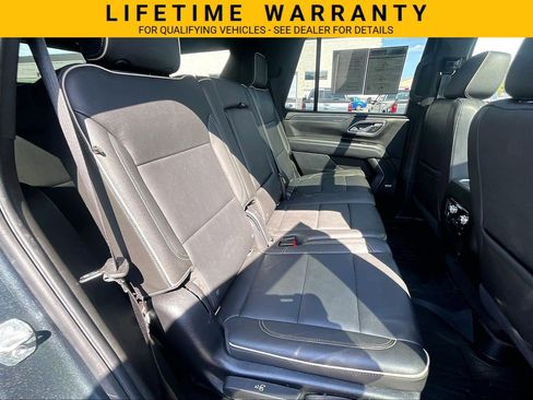 Used 2021 GMC Yukon SLT w/ SLT Premium Package AWD/4WD image 23