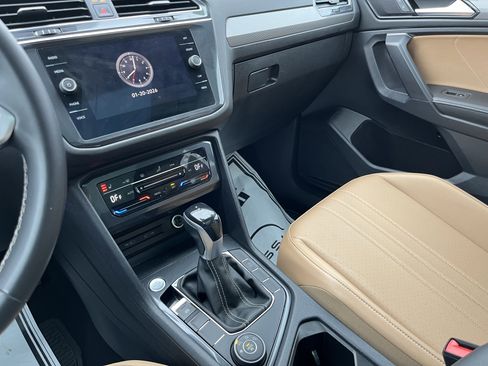 Used 2022 Volkswagen Tiguan SE image 27