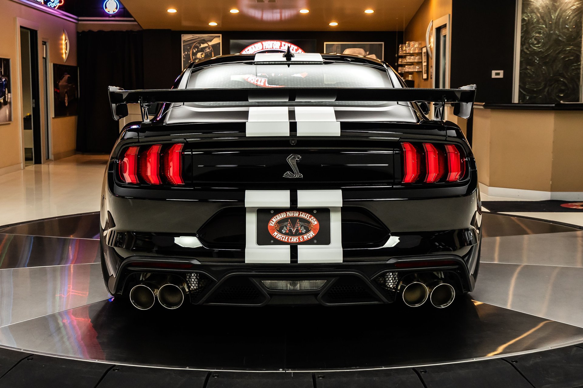 Used 2020 Ford Mustang Shelby GT500 w/ Carbon Fiber Track Pack RWD image 14