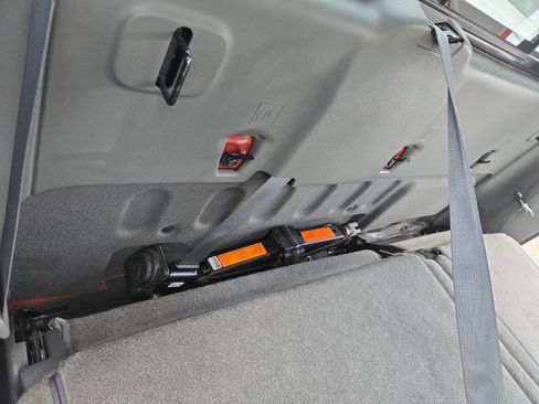 Used 2019 Nissan Frontier SV image 38