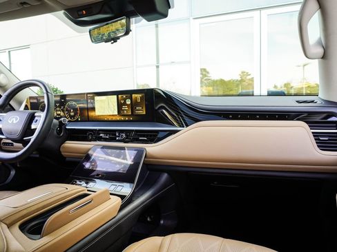 Certified 2025 INFINITI QX80 Sensory AWD/4WD image 16