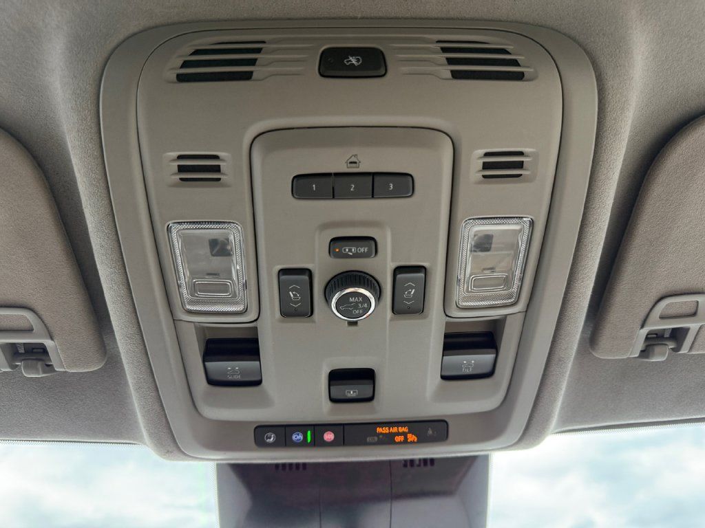 Used 2022 Cadillac Escalade ESV Sport Platinum AWD/4WD image 19