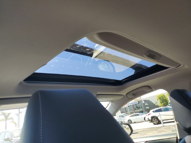 Used 2020 Toyota RAV4 XLE Premium w/ All Weather Liner Package FWD image 16