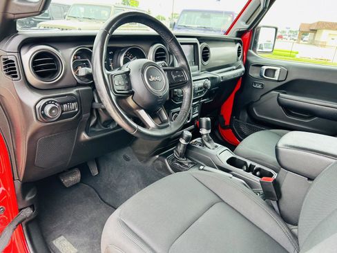 Used 2022 Jeep Wrangler Unlimited Sport AWD/4WD image 9
