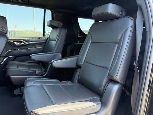 Used 2024 GMC Yukon XL Denali AWD/4WD image 5
