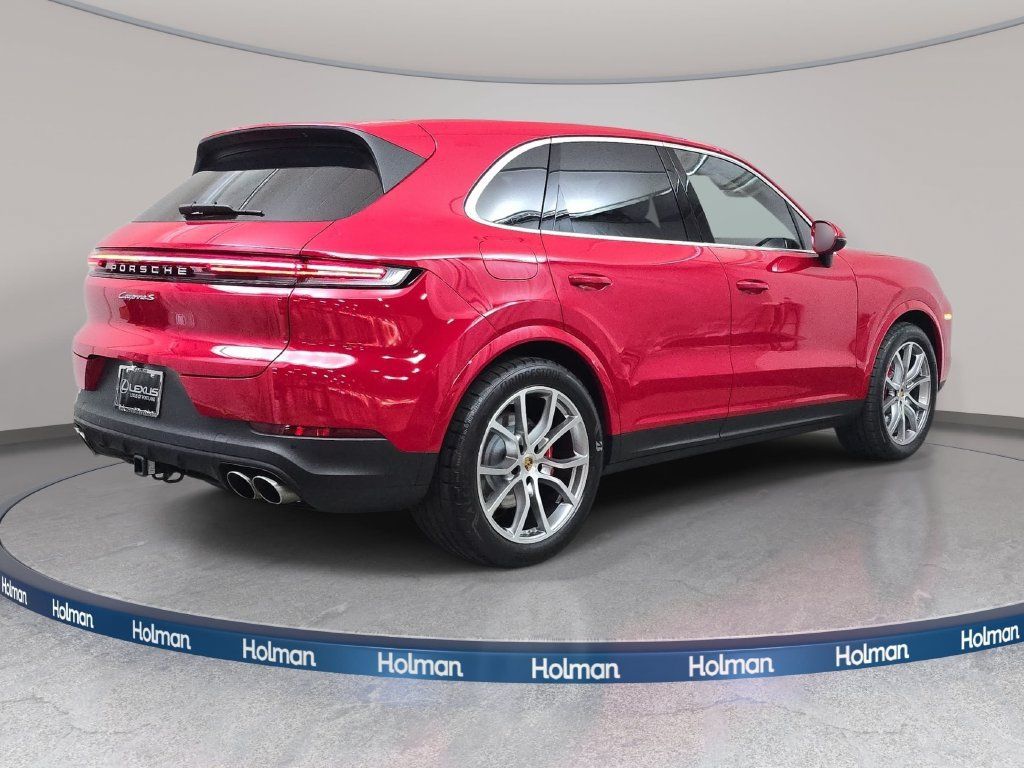Used 2024 Porsche Cayenne S AWD/4WD image 6