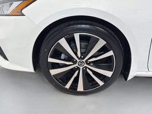 Used 2021 Nissan Altima 2.5 SR AWD/4WD image 30