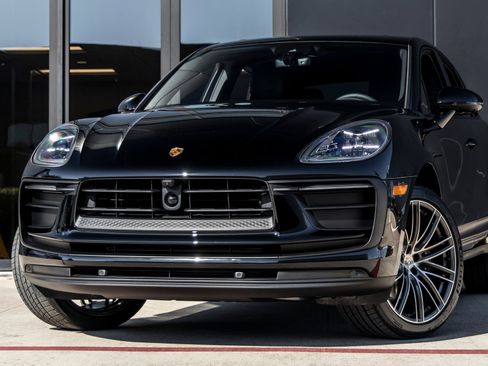 Certified 2026 Porsche Macan AWD/4WD image 7