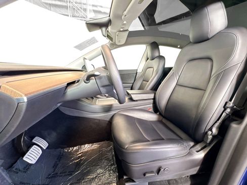 Used 2022 Tesla Model Y Performance image 5