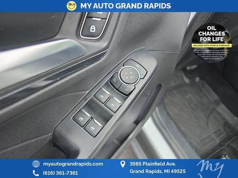 Used 2023 Ford Escape ST-Line w/ Tech Pack #1 AWD/4WD image 11