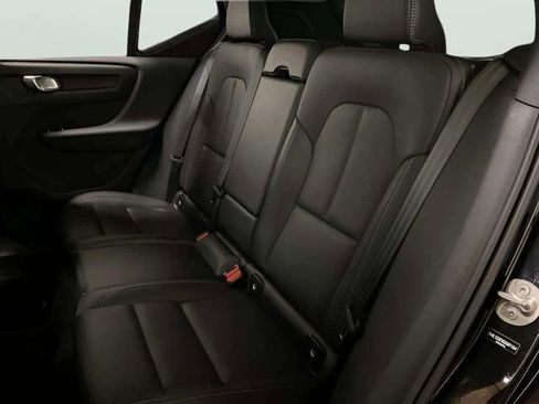 Used 2025 Volvo XC40 B5 Plus image 64