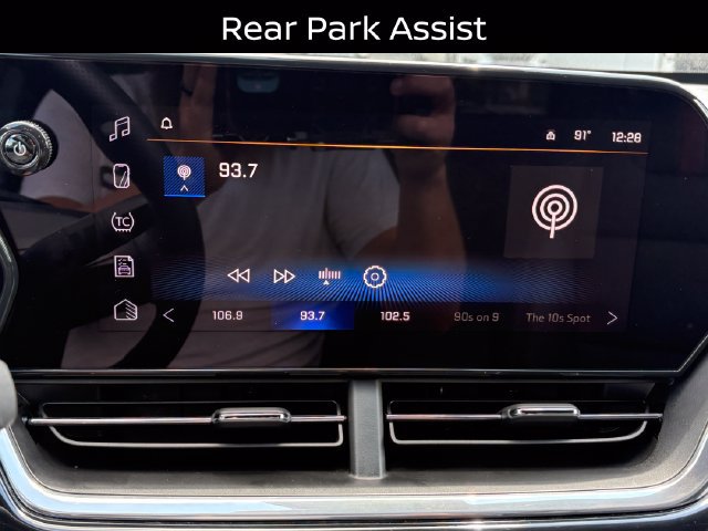 Used 2025 Chevrolet Trax RS w/ Driver Confidence Package FWD image 18