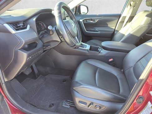 Used 2023 Toyota RAV4 XLE Premium image 9