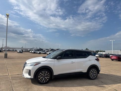 Certified 2024 Nissan Kicks SV FWD image 11