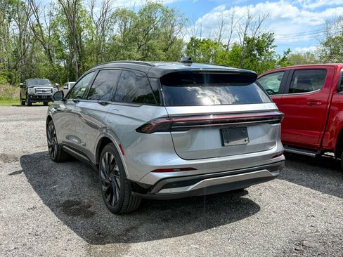 Used 2024 Lincoln Nautilus Reserve w/ Jet Appearance Package (87T) AWD/4WD image 4