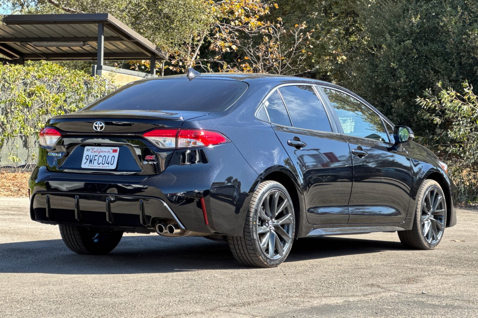 Used 2026 Toyota Corolla SE FWD image 4