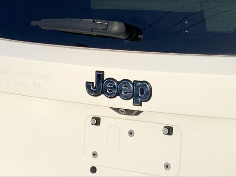 Used 2017 Jeep Renegade Limited FWD image 27