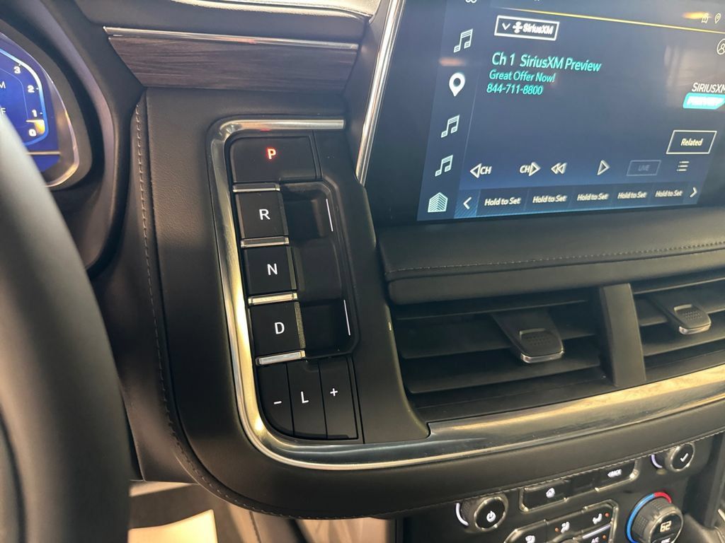 Used 2023 Chevrolet Tahoe Z71 w/ Luxury Package AWD/4WD image 21