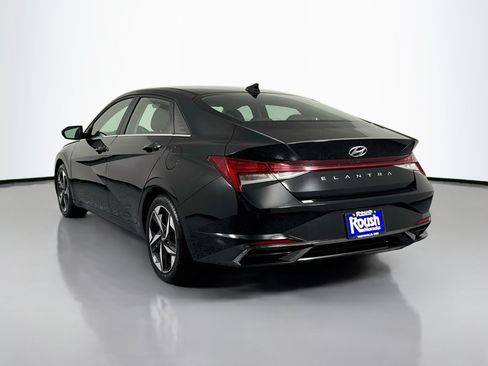 Used 2021 Hyundai Elantra SEL w/ Convenience + Premium Package FWD image 7
