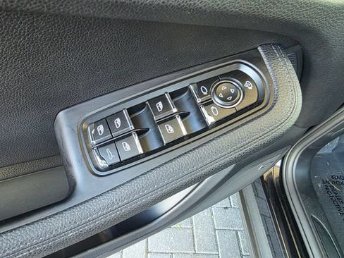 Used 2020 Porsche Macan AWD/4WD image 22
