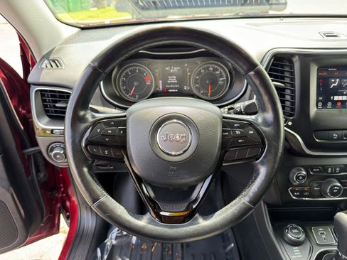 Used 2021 Jeep Cherokee Latitude Plus AWD/4WD image 14