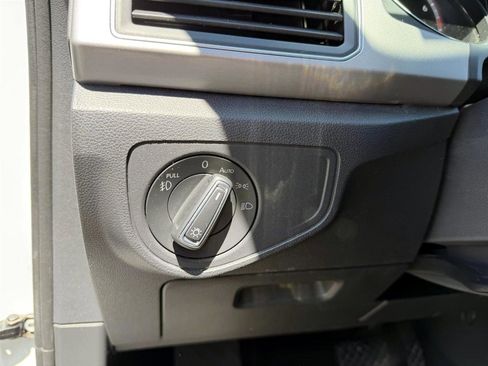 Used 2019 Volkswagen Atlas SE w/ Towing Package AWD/4WD image 18