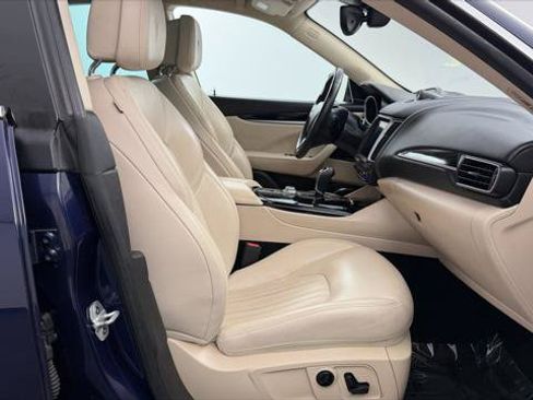 Used 2018 Maserati Levante GranLusso AWD/4WD image 18