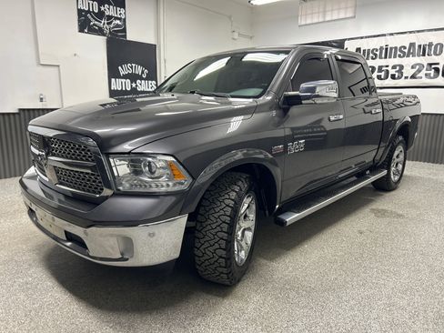 Used 2015 RAM 1500 Laramie w/ Convenience Group AWD/4WD image 3