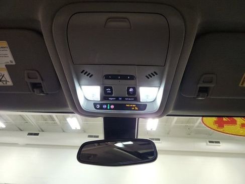 Used 2024 GMC Terrain AT4 AWD/4WD image 17