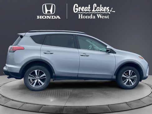 Used 2018 Toyota RAV4 XLE w/ Plus Extra Value Package FWD image 5