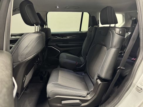 Used 2022 Jeep Grand Cherokee L Laredo w/ Luxury Tech Group I image 16