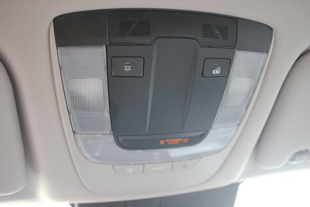 Used 2021 Kia Sorento S FWD image 12