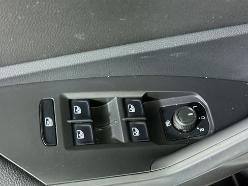 Used 2020 Volkswagen Jetta S image 23