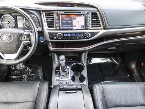 Used 2019 Toyota Highlander Limited Platinum image 13