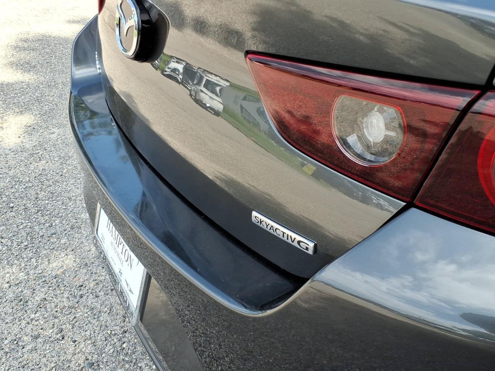 Used 2024 MAZDA MAZDA3 s FWD image 9