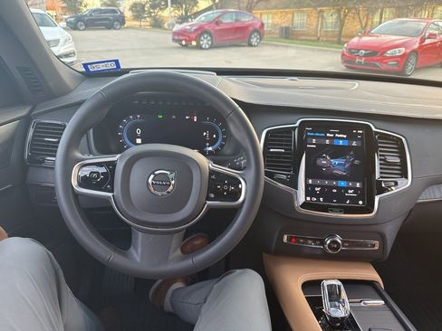 Used 2023 Volvo XC90 B6 Ultimate w/ Protection Package Premier image 22