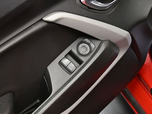 Used 2020 Chevrolet Camaro LT image 13