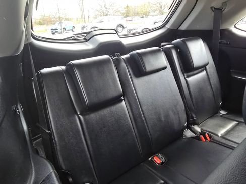 Used 2019 Toyota Highlander XLE image 24