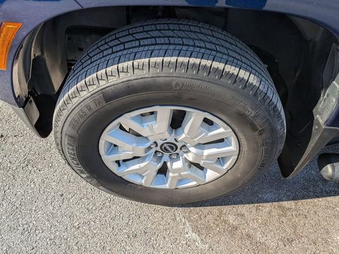 Used 2022 Nissan Frontier SV w/ Graphics Package image 25