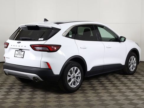 Used 2023 Ford Escape Active image 9