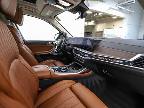 Used 2024 BMW X7 xDrive40i w/ Executive Package AWD/4WD image 36