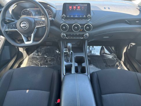 Used 2025 Nissan Sentra SV FWD image 38