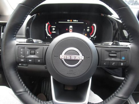 Used 2025 Nissan Pathfinder Platinum AWD/4WD image 31