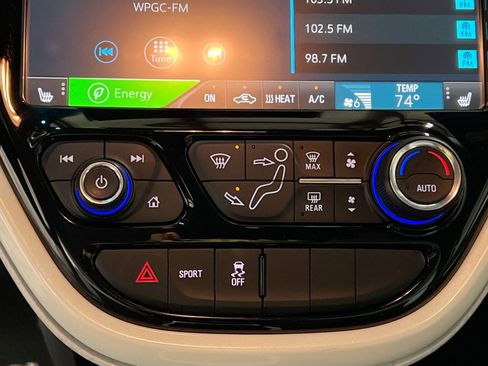 Used 2020 Chevrolet Bolt LT image 19