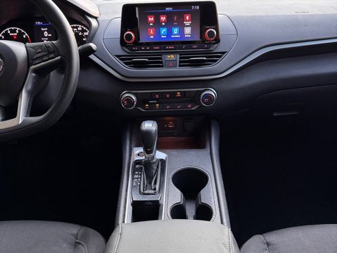 Used 2022 Nissan Altima 2.5 S image 18