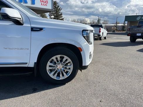 Used 2022 GMC Yukon XL SLT w/ SLT Luxury Package AWD/4WD image 15