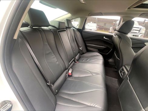 Used 2022 Acura TLX w/ Technology Package image 32